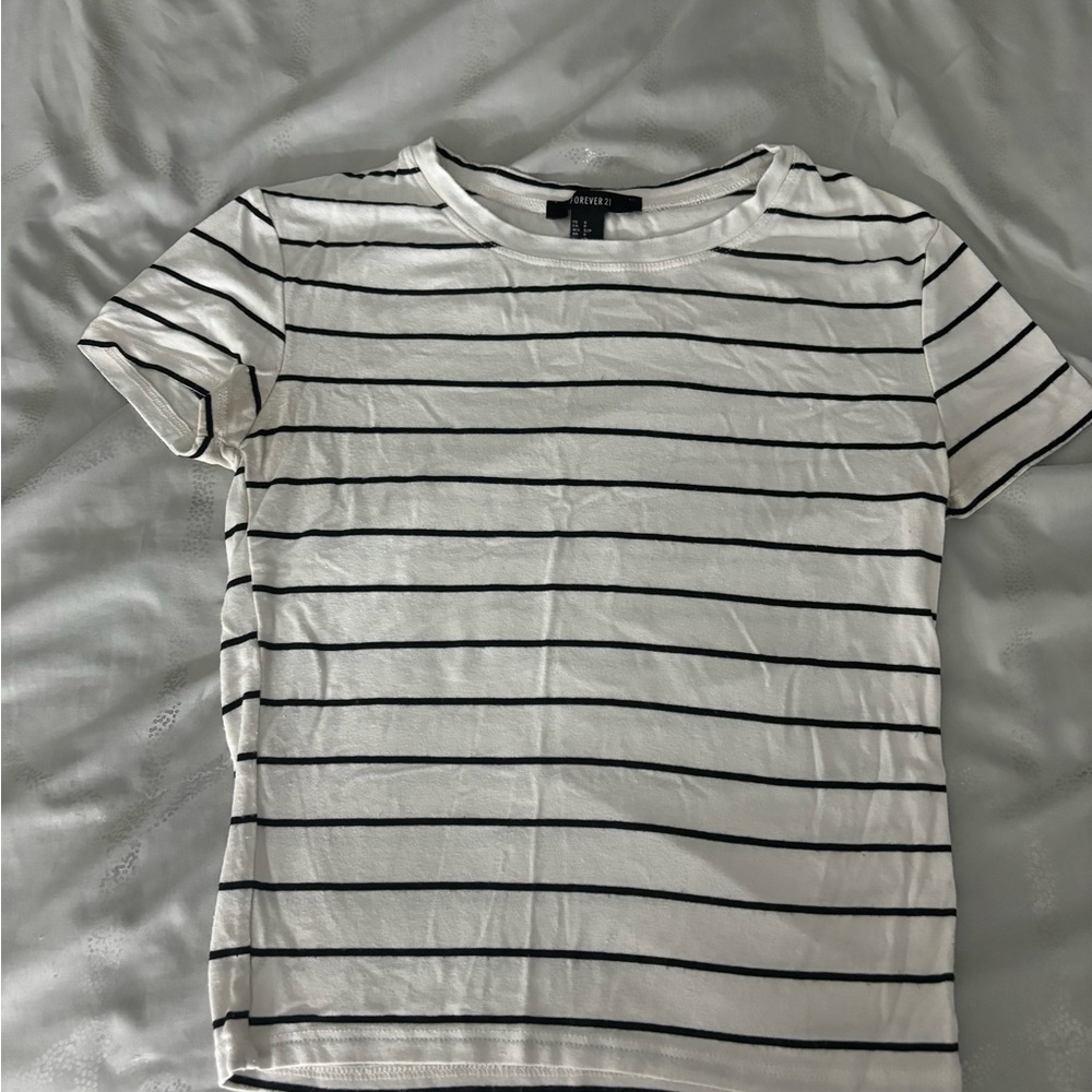 Forever 21 black and white striped crop top. Size S.